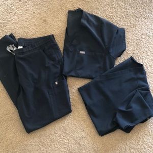 (LIMITED EDITION) FIGS Dark Harbor scrub set